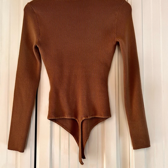 Abercrombie & Fitch Corset Sweetheart
Sweater Bodysuit size M - Picture 7 of 10